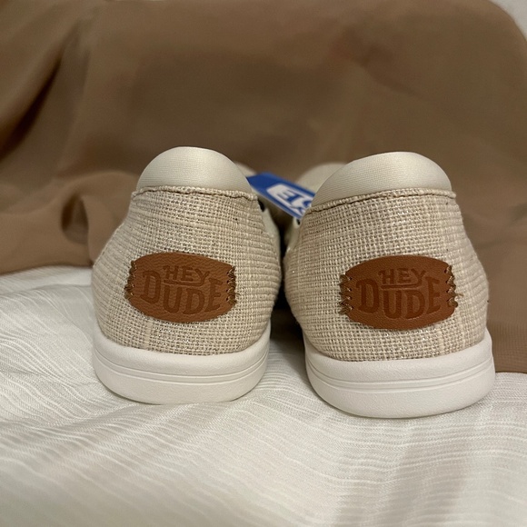 NWT Hey Dude Women’s Savannah Natural Gold Lightweight Slip-on Sneaker Size 7 - Picture 9 of 15